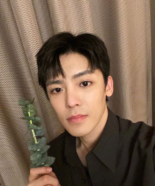 侯明昊吃瓜爆料,娱乐圈幕后真相大揭秘
