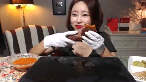 天津吃瓜爆料小姐姐,天津网红“吃瓜爆料小姐姐”事件回顾