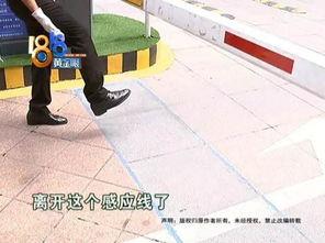 吃瓜爆料女生卡栏杆,吃瓜群众揭秘女生遭遇的尴尬瞬间